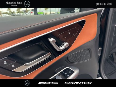 Used 2024 Mercedes-Benz GLC 300 image 13
