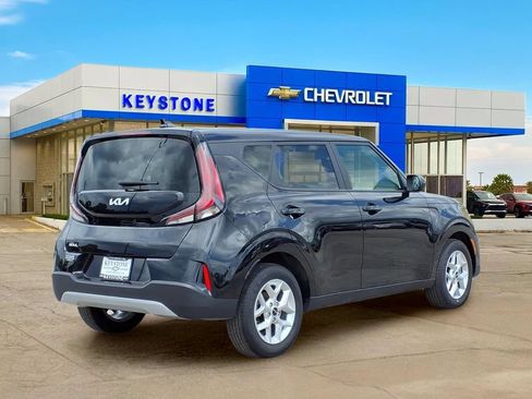 Used 2025 Kia Soul LX w/ LX Technology Package FWD image 7