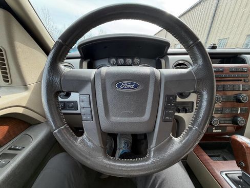 Used 2010 Ford F150 Lariat image 29