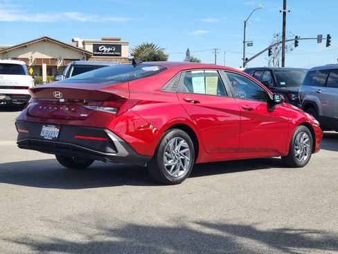 Certified 2025 Hyundai Elantra Hybrid FWD image 2