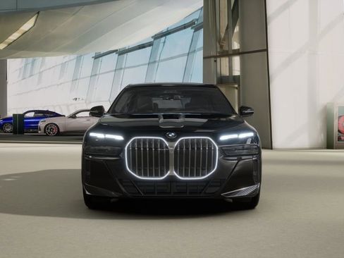 New 2026 BMW 760i xDrive image 3
