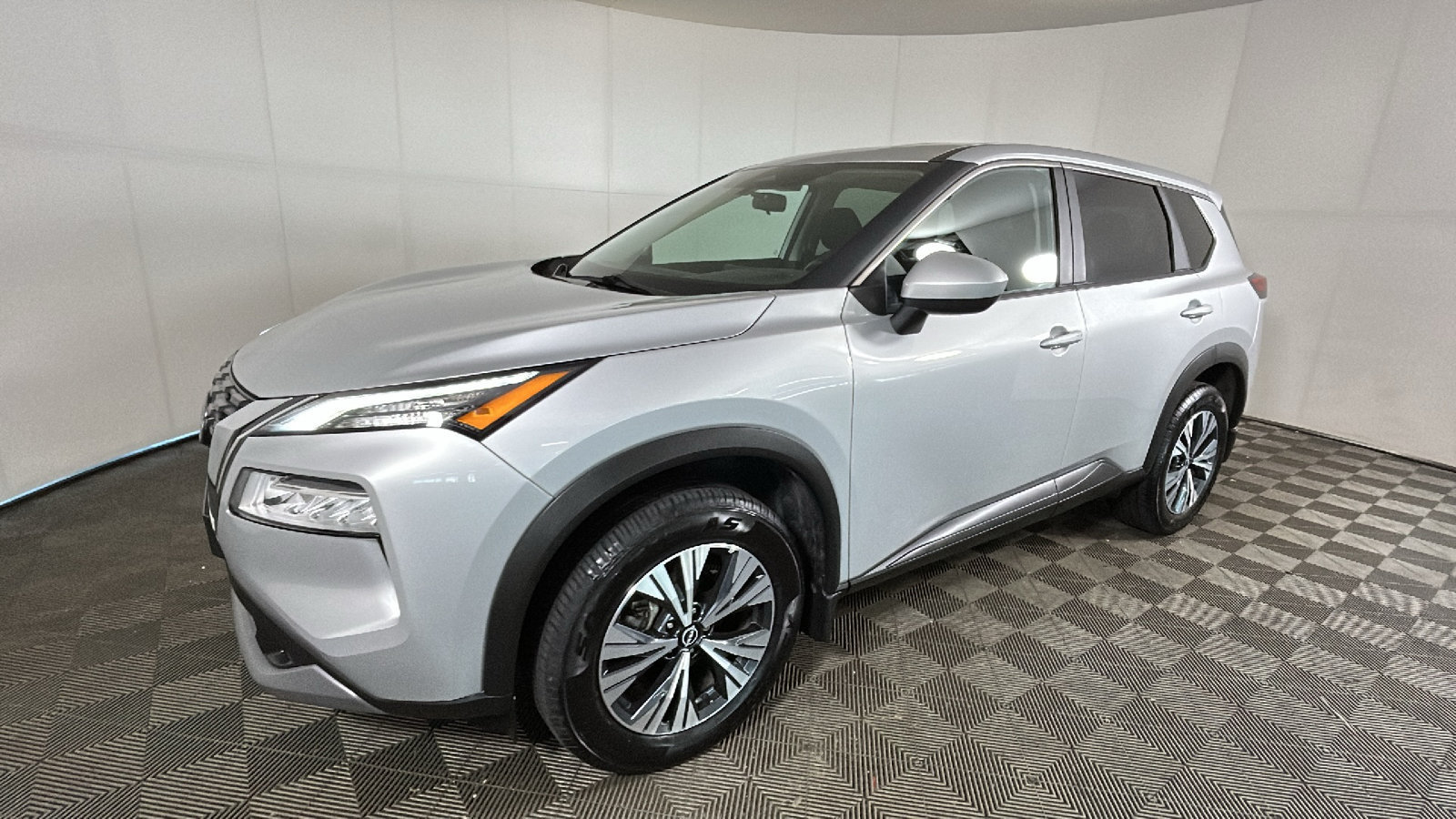 Used 2023 Nissan Rogue SV AWD/4WD image 8