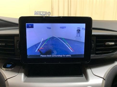 Used 2022 Ford Explorer XLT image 39