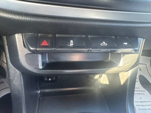 Used 2020 Chevrolet Colorado LT RWD image 38