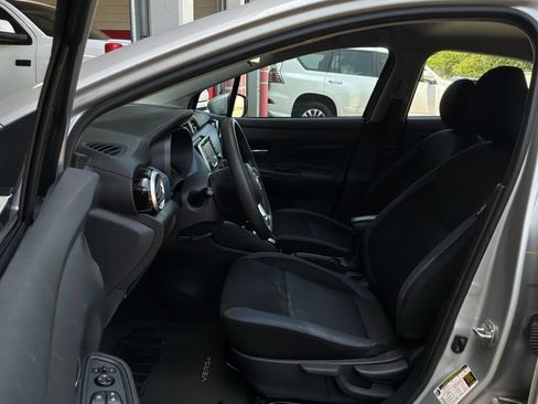 Used 2025 Nissan Versa SV FWD image 10