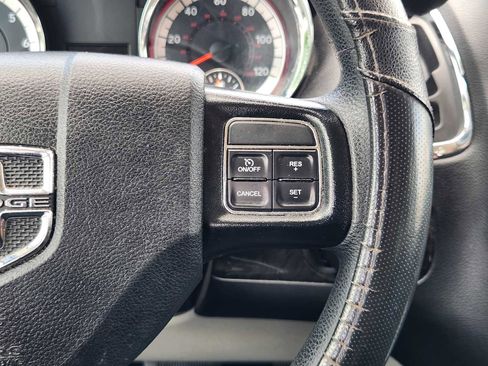 Used 2019 Dodge Grand Caravan SE w/ UConnect Hands-Free Group FWD image 26