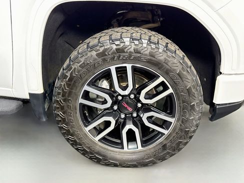 Used 2022 GMC Sierra 1500 AT4 w/ AT4 Premium Package AWD/4WD image 32