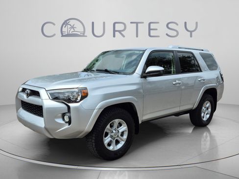 Used 2018 Toyota 4Runner SR5 RWD image 1