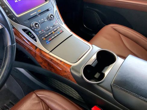 Used 2020 Lincoln Nautilus Reserve w/ Equipment Group 201A image 17