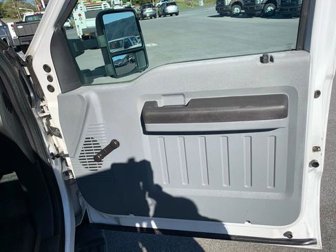 Used 2013 Ford F450 XL w/ Snow Plow Prep Pkg image 22