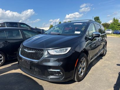 Used 2022 Chrysler Pacifica Limited
