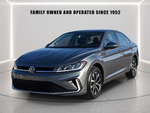 Used 2025 Volkswagen Jetta S image 2