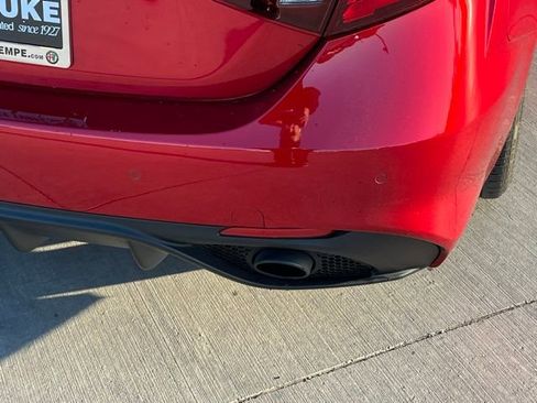 Used 2023 Alfa Romeo Giulia Veloce image 11