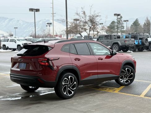 New 2026 Chevrolet Trax RS image 5