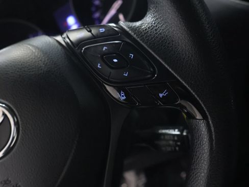 Used 2021 Toyota C-HR LE FWD image 20