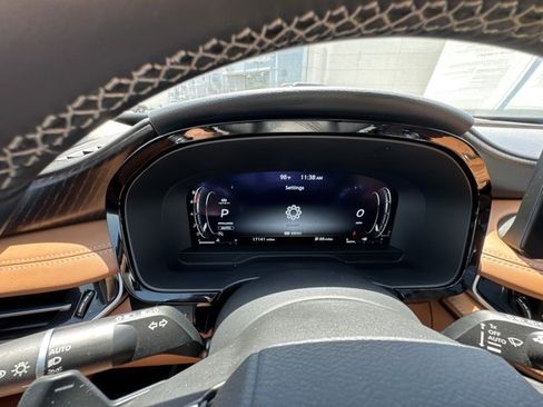 Used 2025 INFINITI QX60 Sensory w/ Vision Package AWD/4WD image 11