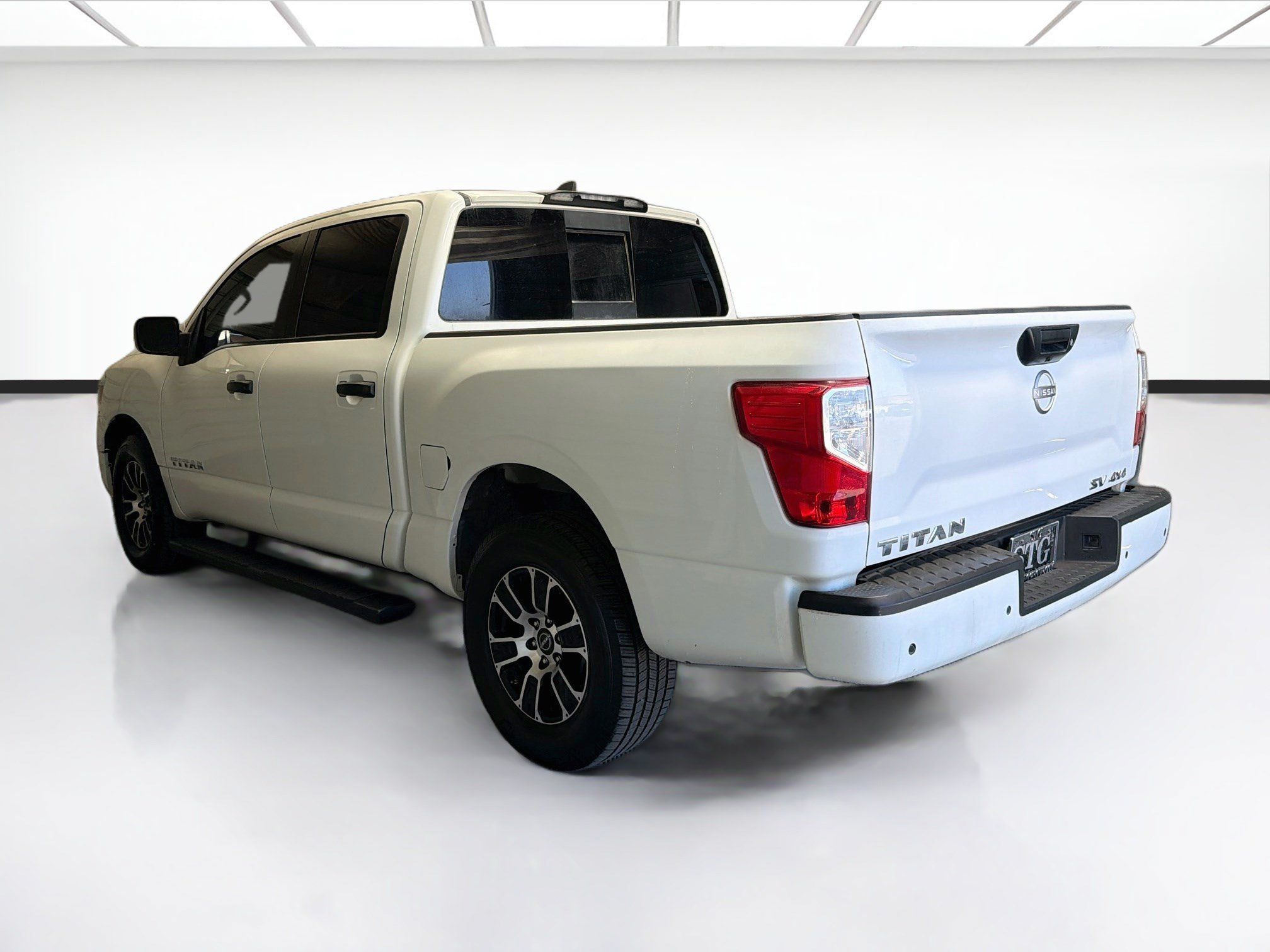 Used 2023 Nissan Titan SV AWD/4WD image 6