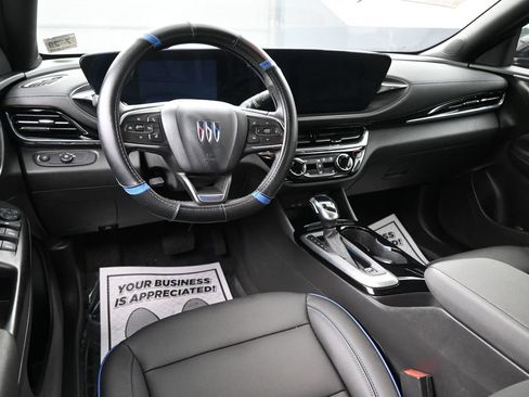 Used 2024 Buick Envista Sport Touring w/ Convenience I Package FWD image 22