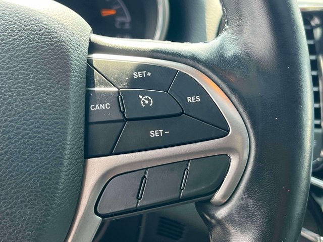 Used 2020 Jeep Grand Cherokee Limited AWD/4WD image 22