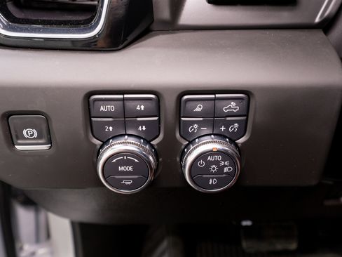Used 2025 GMC Sierra 2500 Denali Ultimate AWD/4WD image 39