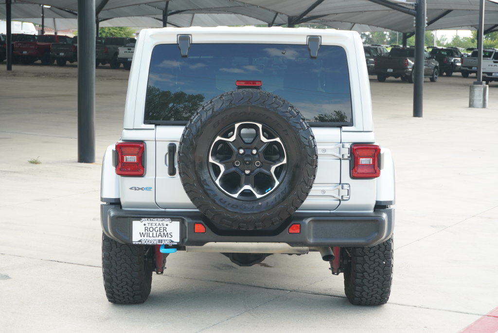 Used 2023 Jeep Wrangler Unlimited Rubicon 4xe AWD/4WD image 4