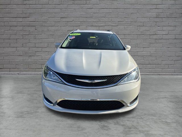 Used 2017 Chrysler Pacifica Touring-L Plus FWD image 5