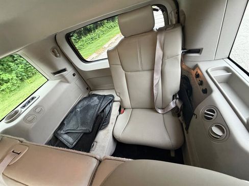 Used 2006 Jeep Commander Limited AWD/4WD image 23