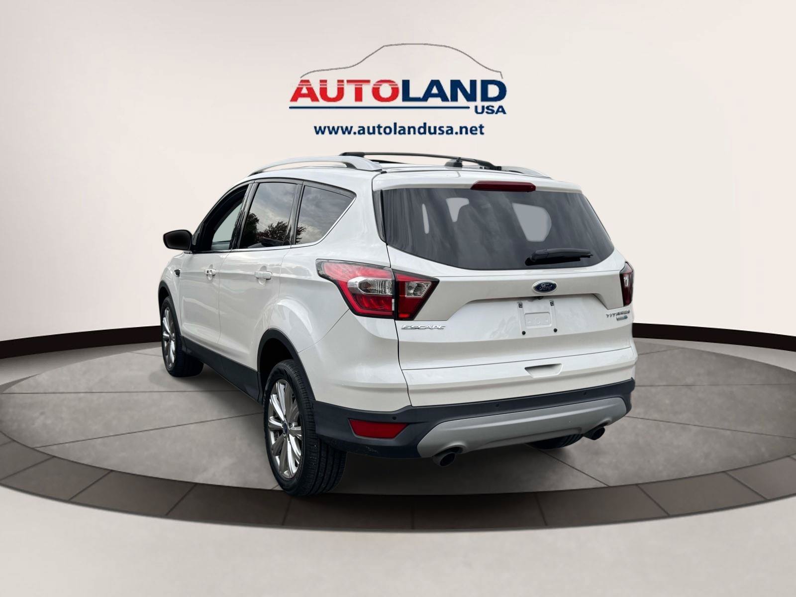 Used 2017 Ford Escape Titanium AWD/4WD image 4