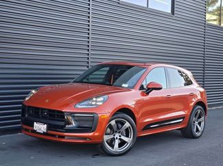 Used 2025 Porsche Macan video 1