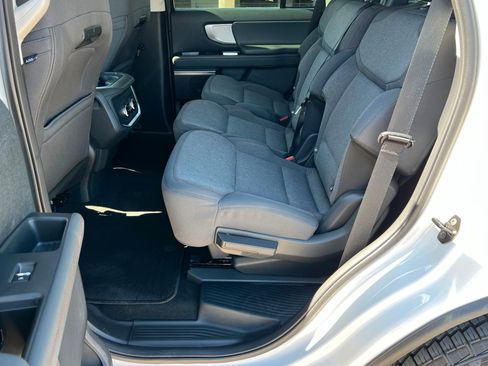 Used 2025 Ford Expedition Active AWD/4WD image 22