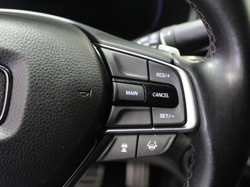 Used 2018 Honda Accord Sport image 9