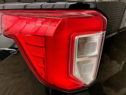 Used 2021 Ford Explorer XLT w/ Equipment Group 202A image 29