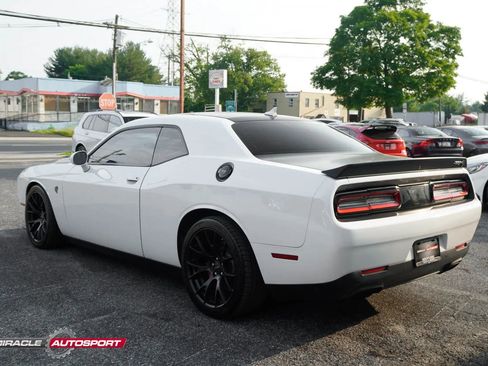 Used 2015 Dodge Challenger SRT Hellcat image 5