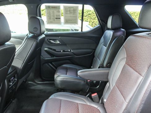 Used 2023 Chevrolet Traverse High Country image 19