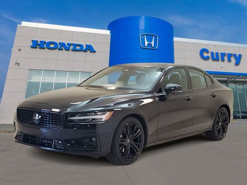 Used 2024 Volvo S60 B5 Plus FWD image 1