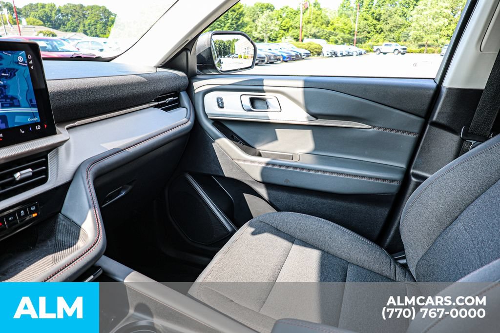 Used 2025 Ford Explorer Active RWD image 45