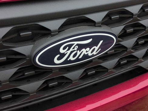 New 2025 Ford Maverick XLT w/ Equipment Group 301A image 17