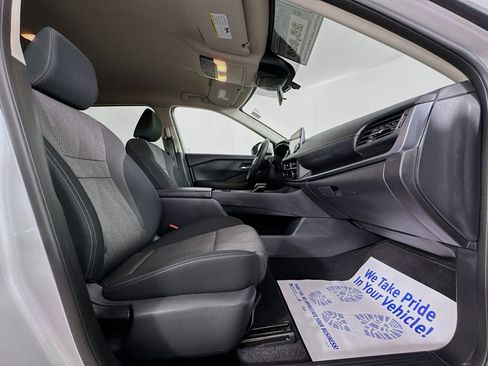 Used 2025 Nissan Rogue SV AWD/4WD image 26