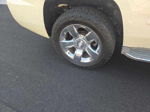 Used 2015 Chevrolet Tahoe LTZ RWD image 16