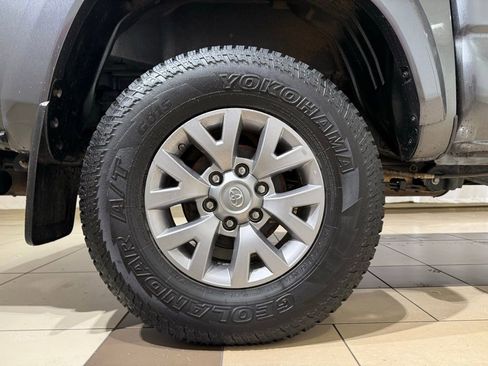 Certified 2019 Toyota Tacoma SR5 image 9