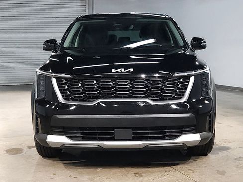 Used 2024 Kia Sorento LX image 2