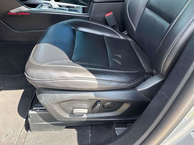 Used 2024 Ford Explorer XLT w/ Equipment Group 202A RWD image 17