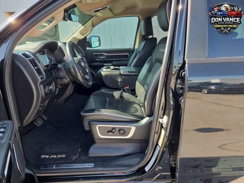 Used 2019 RAM 1500 Laramie AWD/4WD image 9