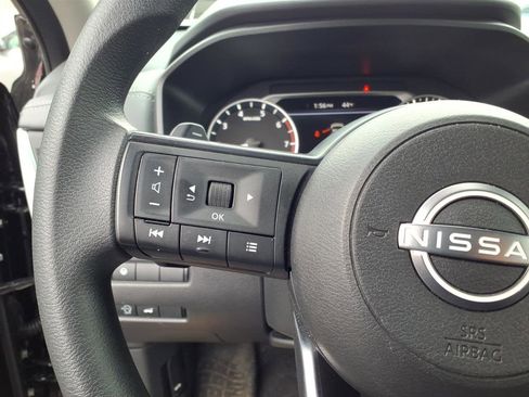 Used 2024 Nissan Rogue SV image 15