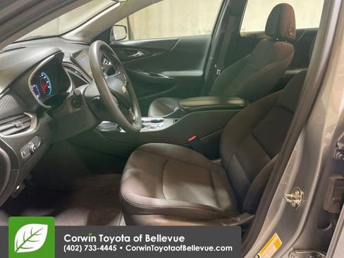 Used 2023 Chevrolet Malibu LT image 9