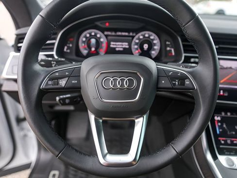 Used 2023 Audi Q8 Prestige image 12