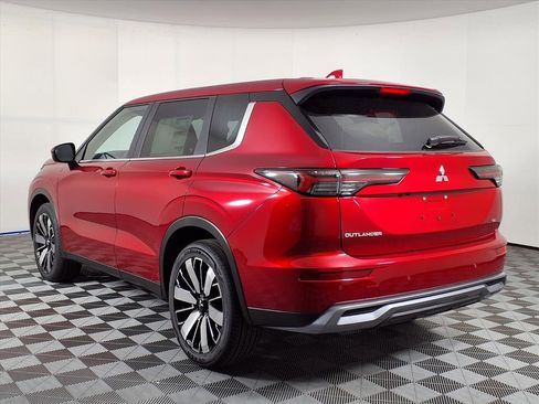 New 2026 Mitsubishi Outlander SE image 5