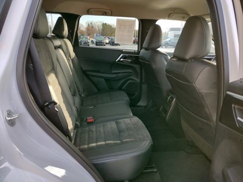 Used 2024 Mitsubishi Outlander SE image 20