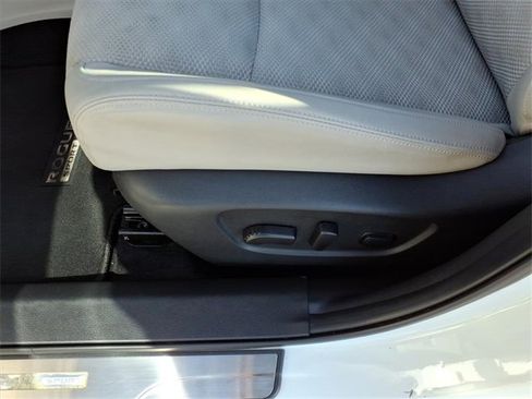 Certified 2022 Nissan Rogue Sport SV w/ Technology Package image 5