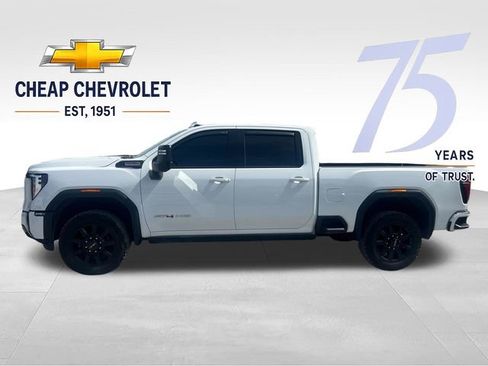 Used 2024 GMC Sierra 2500 AT4 w/ AT4 Premium Plus Package AWD/4WD image 2